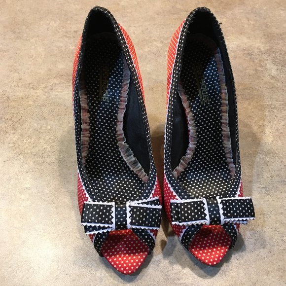 PENTHOUSE Red Polka Dot Fabric Peep Toe Charm Pump - Picture 1 of 7